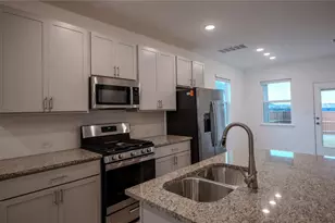 524 Emory Crossing Blvd, Hutto, TX 78634 - Photo 10