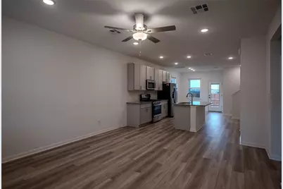 524 Emory Crossing Boulevard, Hutto, TX 78634 - Photo 4