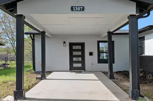 1307 Yorkshire Dr, Austin, TX 78723 - Photo 4