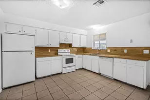 1601 Taylor Gaines St, Austin, TX 78741 - Photo 30