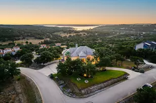 20516 Queen Bee Ln, Spicewood, TX 78669 - Photo 1
