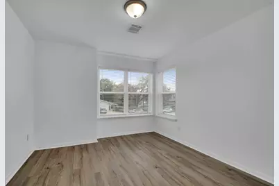 1004 E Fannin Street, Luling, TX 78648 - Photo 16