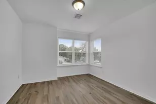 1004 E Fannin St, Luling, TX 78648 - Photo 16