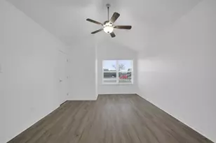 1004 E Fannin St, Luling, TX 78648 - Photo 12