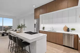 313 W 17th St, Austin, TX 78701 - Photo 4