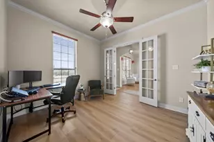 109 Wake Grv, Buda, TX 78610 - Photo 4