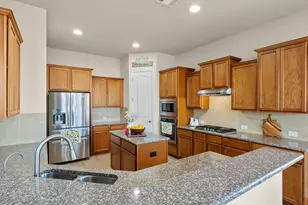 109 Wake Grv, Buda, TX 78610 - Photo 10
