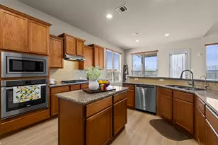 109 Wake Grv, Buda, TX 78610 - Photo 14