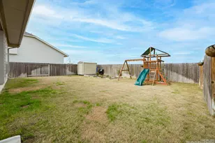 2032 Glen Hollow Hollow, Seguin, TX 78155 - Photo 20
