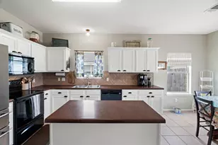 315 Swenson Dr, Hutto, TX 78634 - Photo 14