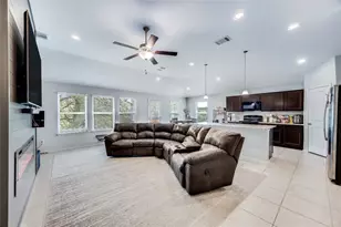 21302 Santa Rosa Ave, Lago Vista, TX 78645 - Photo 4