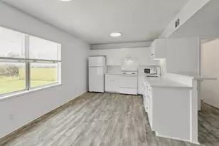 5211 Thunderbird St, Lago Vista, TX 78645 - Photo 8