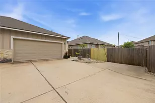 400 Carl Shipp Dr, Liberty Hill, TX 78642 - Photo 2