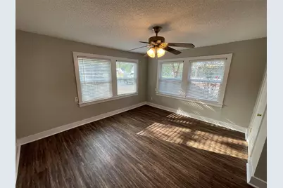 503 Byrne Street, Smithville, TX 78957 - Photo 16