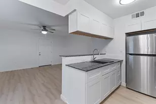 2501 Manor Cir, Austin, TX 78723 - Photo 6