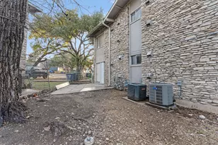 2501 Manor Cir, Austin, TX 78723 - Photo 16