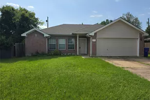 305 China Cove, Elgin, TX 78621 - Photo 4