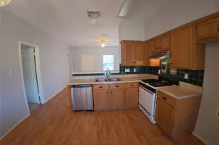 305 China Cove, Elgin, TX 78621 - Photo 6