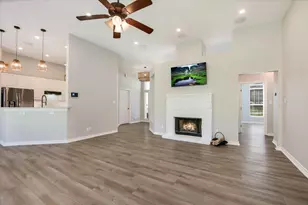 408 Cargill Dr, Spicewood, TX 78669 - Photo 4