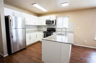 506 W 35th St, Austin, TX 78705 - Photo 8