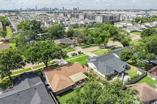 2523 Droxford Dr, Houston, TX 77008 - Photo 38