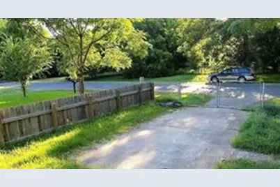 301 Taylor Street, Smithville, TX 78957 - Photo 18