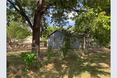 301 Taylor Street, Smithville, TX 78957 - Photo 10