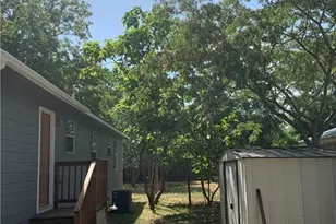 301 Taylor St, Smithville, TX 78957 - Photo 8