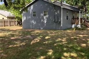 301 Taylor St, Smithville, TX 78957 - Photo 6