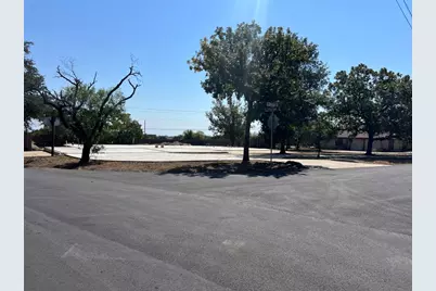 102 Pecan Drive, Mountain City, TX 78610 - Photo 2