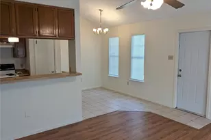 1109 N Bishop St, San Marcos, TX 78666 - Photo 4