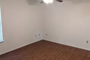 1109 N Bishop St, San Marcos, TX 78666 - Photo 8