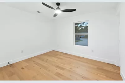 8305 Briarwood Lane, Austin, TX 78757 - Photo 32