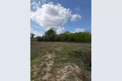 1235 Hoover Street, Luling, TX 78648 - Photo 10