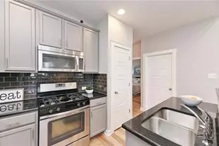 2001 Faro Dr, Austin, TX 78741 - Photo 12