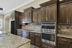 120 W Vienna Dr, Hutto, TX 78634 - Photo 8