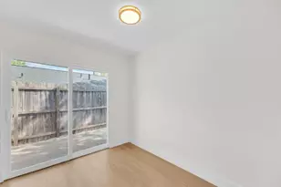 1008 Wilks Ave, Austin, TX 78752 - Photo 12