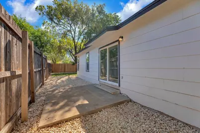 1008 Wilks Avenue, Austin, TX 78752 - Photo 32