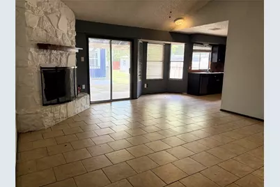 5000 Fontenay Drive, Austin, TX 78744 - Photo 4