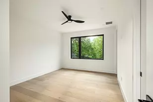 1102 Summit St, Austin, TX 78741 - Photo 26