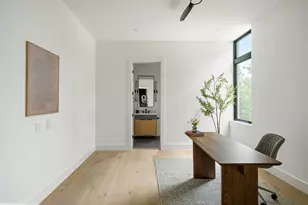 1102 Summit St, Austin, TX 78741 - Photo 16