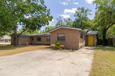 208 Hackberry Street, Lockhart, TX 78644 - Photo 18
