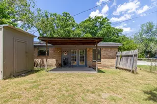 208 Hackberry St, Lockhart, TX 78644 - Photo 14