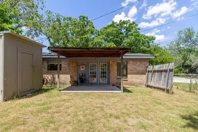 208 Hackberry Street, Lockhart, TX 78644 - Photo 14