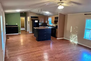 124 Alum Creek Dr, Paige, TX 78659 - Photo 2