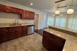 1402 Mardell St, San Antonio, TX 78201 - Photo 4