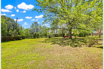 125 Glendale Street, Luling, TX 78648 - Photo 22