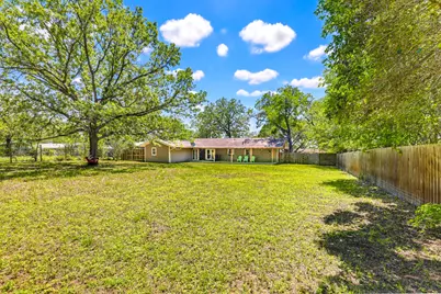 125 Glendale Street, Luling, TX 78648 - Photo 20