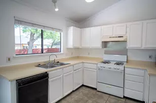 1601 Primrose Trail, Round Rock, TX 78664 - Photo 6