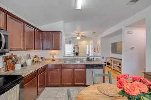 174 Falcon Dr, Luling, TX 78648 - Photo 14